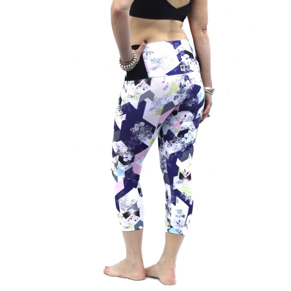 Stella Capri Legging - NWT - Picture 3 of 4